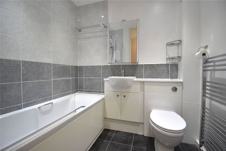 Well presented 2 bedroom house situated just to the north of the City with excellent access to A14, M11 & Science Parks. Rear Garden. Parking available on a first come first serve basis. Unfurnished. - Photo 4