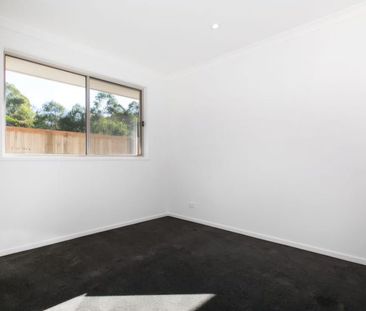 Picture perfect cul-de-sac home - Photo 4