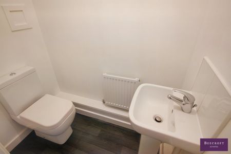 3 bed Town House - To Let - Photo 4