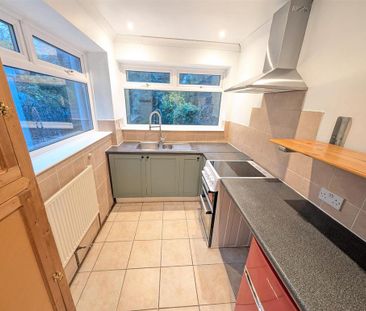 2 bedroom end of terrace house to rent - Photo 6