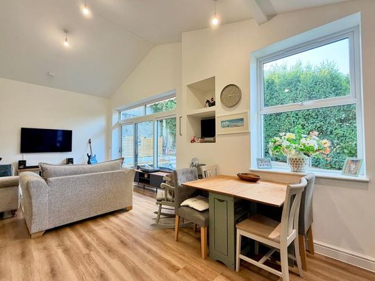2 bedroom detached bungalow to rent - Photo 1