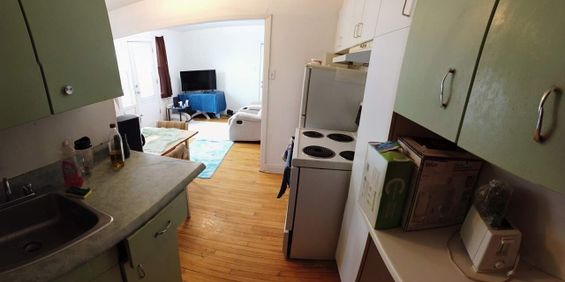 1 CH - 1 SDB - Québec - $895 /mo - Photo 3