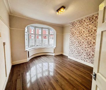 3 bedroom end of terrace house to rent - Photo 1