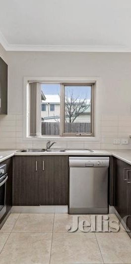 1/6 Watt Street, Spotswood - Photo 1