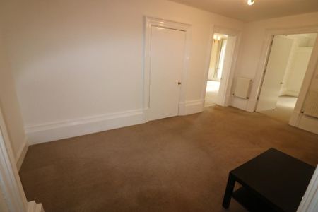 2 bedroom ground floor flat to rent - Photo 5