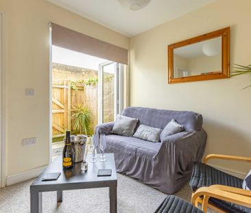 Room 1 - Photo 1
