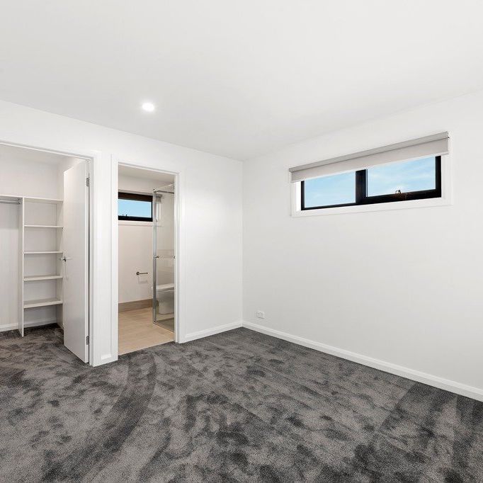 2/16 Arundel Street, Croydon - Photo 1