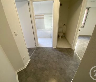 Location Appartement 3 pièces 69m² NICE 06300 - Photo 2