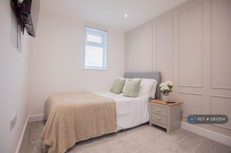 1 bedroom in a house share to rent - Photo 5