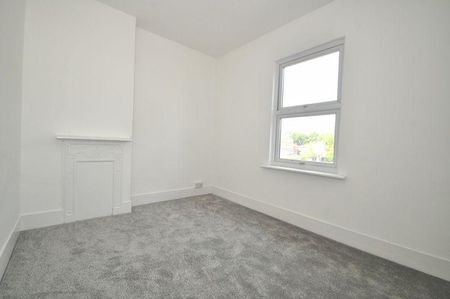 2 bedroom maisonette to rent - Photo 3