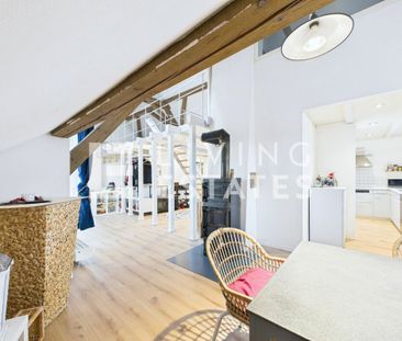 LIVING ON TWO FLOORS – LIGHT, CHARM AND FAR-RANGING VIEWS - Photo 1