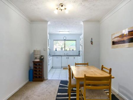 “Spacious Apartment in Leafy Highgate Hill!” - Photo 3