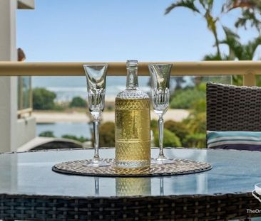 Beachside apartment with spectacular views. - Photo 2