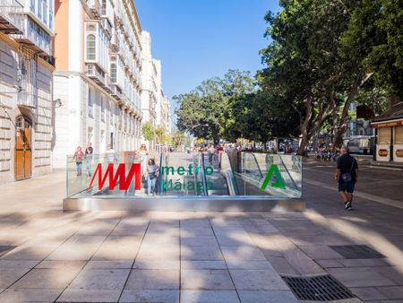 Pasillo de Atocha, Málaga, Andalusia 29005 - Photo 2