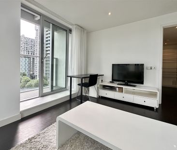 Pan Peninsula Square, London - Photo 2