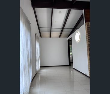 Lowset SOLID BRICK HOME - Photo 4