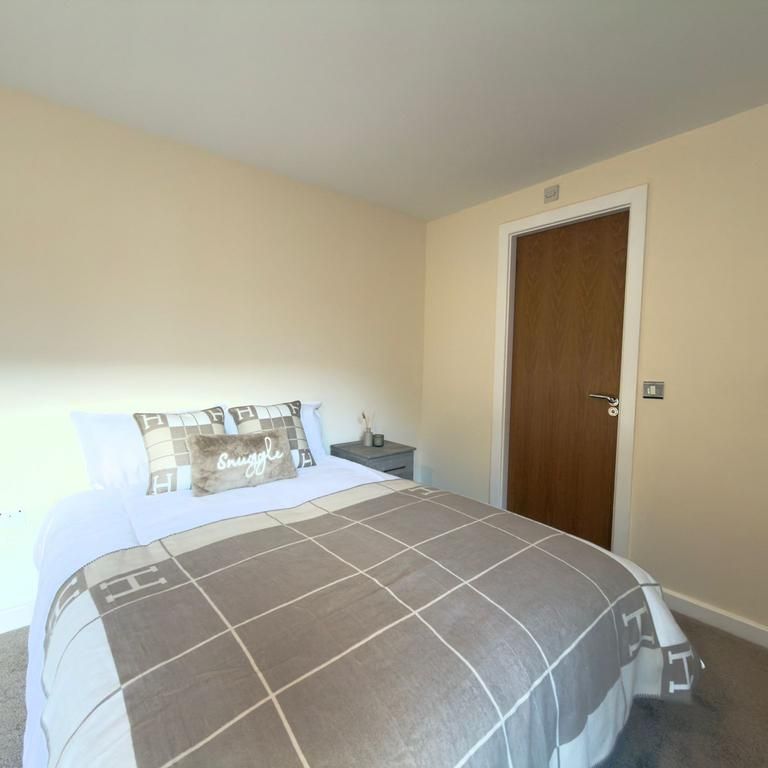 1 bedroom in a flat share to rent - Photo 1