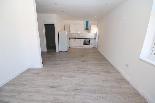 1 bedroom Flat to let - Photo 1