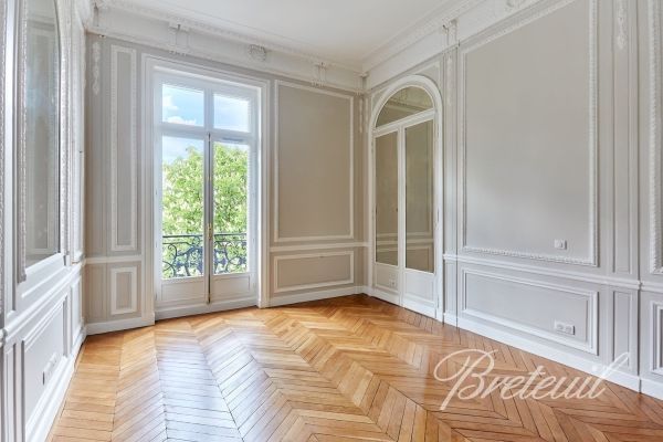 Maison à louer à Paris 8Ème - Photo 1