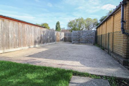 3 bedroom terraced house to rent - Photo 4