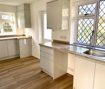 3 bedroom detached bungalow to rent - Photo 2