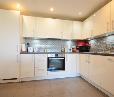 2 bedroom apartment - Photo 6