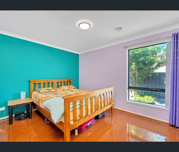 An Exquisite 4 Bedroom Family Residence in Coveted Tarneit Location! - Photo 5