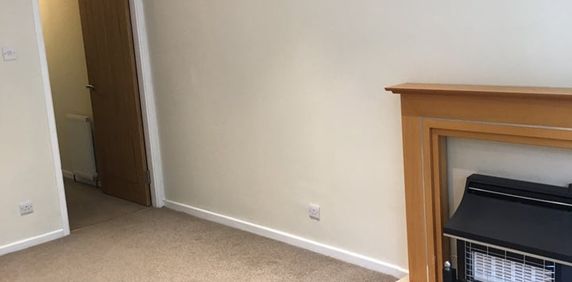 2 Bed Flat, Low Lane, LS18 - Photo 2