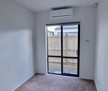 3 Ascent Street, Flat Bush – Rent includes Gas, Power, Water & WIF - Photo 1