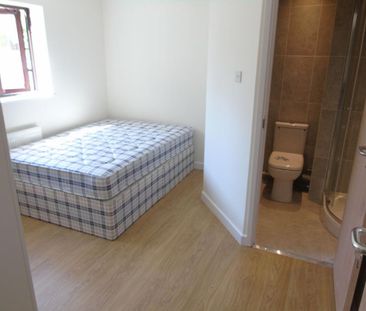 5 bedroom semi-detached house to rent - Photo 4