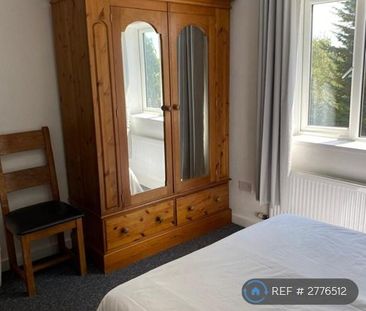 1 bedroom in a house share to rent - Photo 2