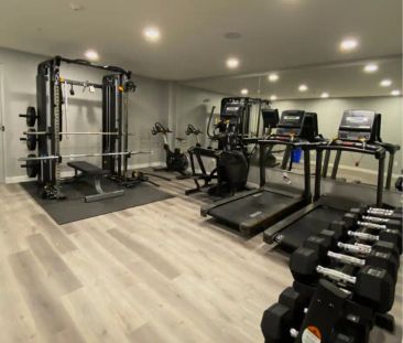 West Garneau — 2 Bed 2 Bath - D4 - Photo 4