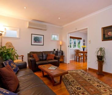 Stunning Character Home Large Private Section – One Tree Hill - Photo 1