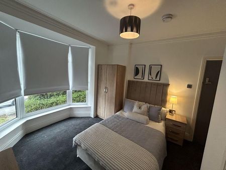 1 bedroom in a house share to rent - Photo 3