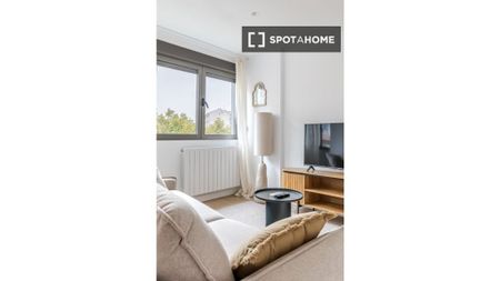 2 bedroom luxury Apartment for rent in Madrid, Spain - Photo 3