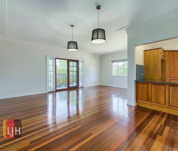 IMMACULATE FAMILY FRIENDLY HOME, IDEAL FOR ENTERTAINING ! - Photo 4