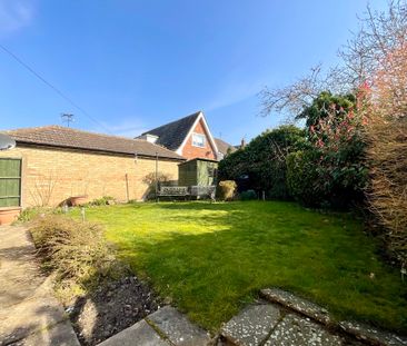 2 bedroom Detached Bungalow to let - Photo 4