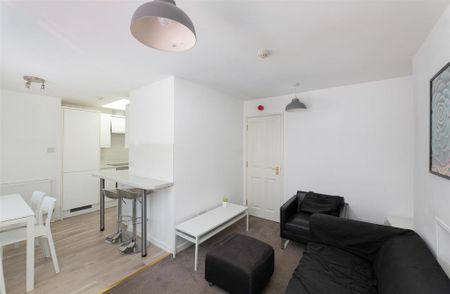 3 bedroom flat to rent - Photo 2