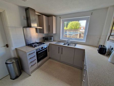 4 Bed Student Accommodation - Photo 5