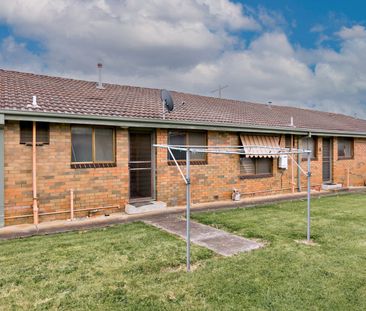 Situated in a well-maintained complex and only minutes from town - Photo 4