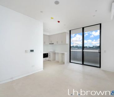 “Architecturally Designed, Furnished Studio in Prime Location” - Photo 4