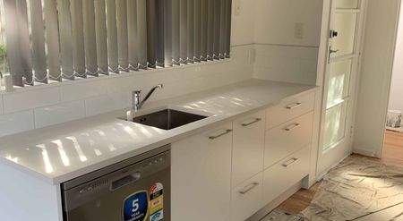 Modern Three-Bed in Glenfield! - Photo 4