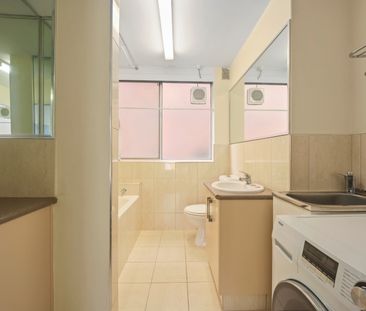 Low Maintenance, Inner City Living - Photo 4