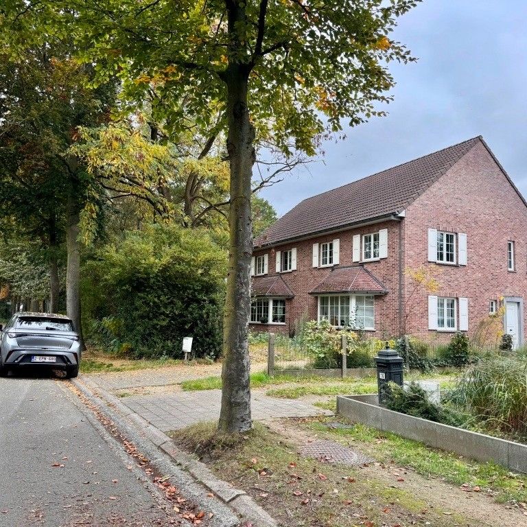 Gezinswoning met drie slaapkamers in de kindvriendelijke buurt van Wondelgem met zonnige tuin (300 m²). - Photo 1