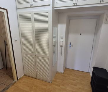 Pronájem útulného bytu 1+kk s terasou v příjemné lokalitě, Brno - V... - Photo 5