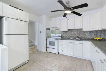 For Lease - 1016 Falgarwood Drive Unit# 41, Oakville, Ontario - Photo 2