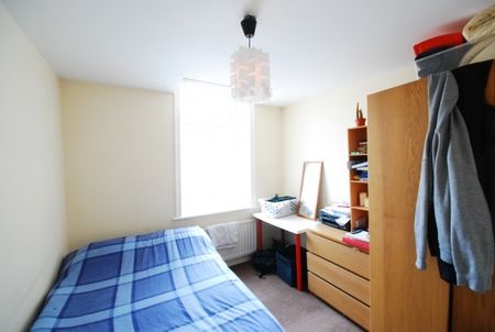 5 Bed - Kelvin Grove, Sandyford - Photo 5