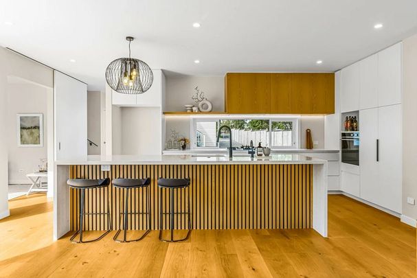 Brand-New Coastal Family Retreat in PointChevalier - Photo 1