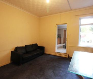 4 bedroom semi-detached house to rent - Photo 5