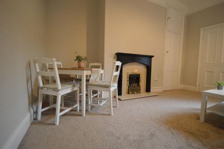 2 bedroom ground floor flat to rent - Photo 3